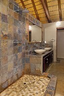 Black Rhino Game Lodge