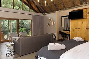 Black Rhino Game Lodge