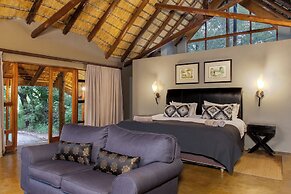 Black Rhino Game Lodge