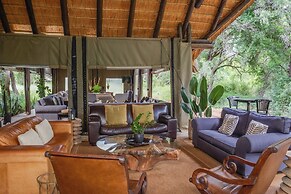 Black Rhino Game Lodge