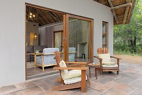 Black Rhino Game Lodge