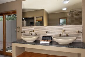 Black Rhino Game Lodge