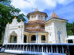 Sai Sea City Hotel