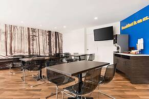Days Inn by Wyndham Sarnia Harbourfront