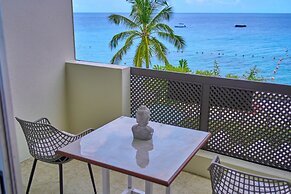 Tropical Sunset Beach Apartment Hotel