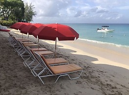 Tropical Sunset Beach Apartment Hotel