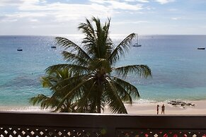 Tropical Sunset Beach Apartment Hotel