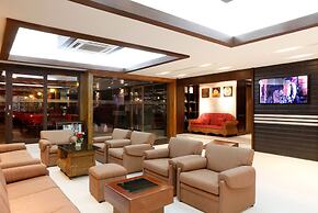 Inn House Hotel