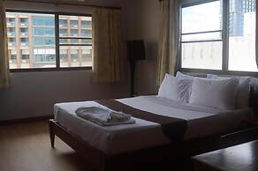 Inn House Hotel