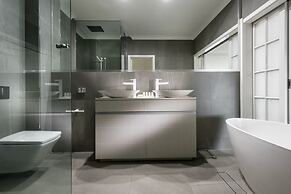Mangrove Hotel