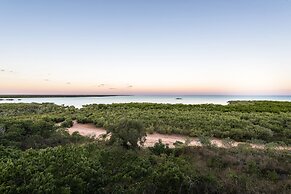 Mangrove Hotel