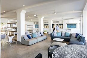 Mangrove Hotel