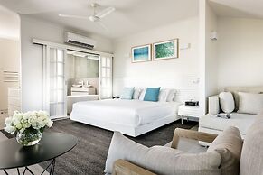 Mangrove Hotel