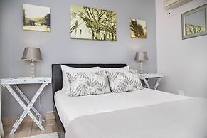 Four Oaks Guesthouse