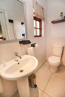 Four Oaks Guesthouse