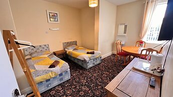 Castle Lodge Guest House