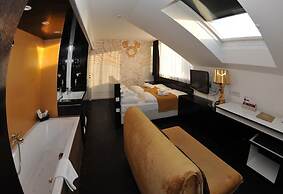 Alma Boutique Hotel