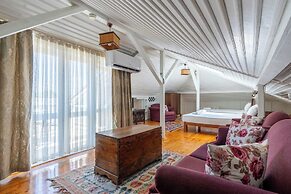 Atelya Art Hotel