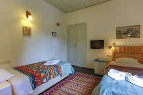 Atelya Art Hotel