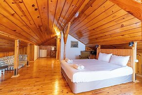 Atelya Art Hotel