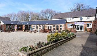 Manor Court Hotel