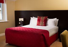 Horse and Jockey Hotel