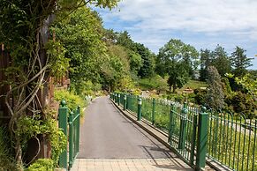 Fernhill House Hotel & Gardens
