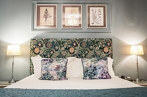 Fernhill House Hotel & Gardens