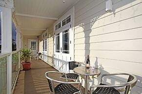 Tuakau Hotel