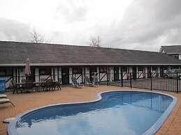 Devonwood Motel