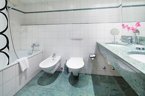 Chesa Surlej Hotel