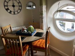 Fayvan Apartments