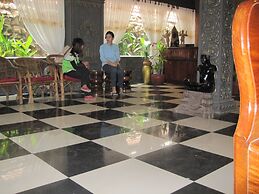 Popular Boutique Hotel