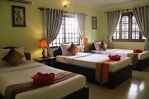Popular Boutique Hotel