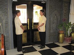 Popular Boutique Hotel