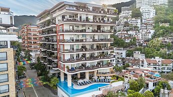 Pinnacle Resorts 180