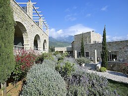 Anaxo Resort