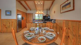 Endeavour Lodge