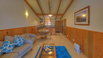 Endeavour Lodge
