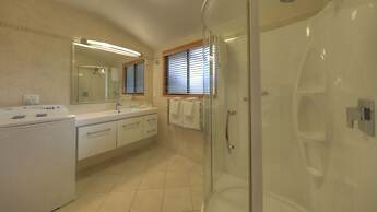 Endeavour Lodge