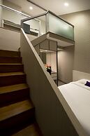V Hotel Bencoolen
