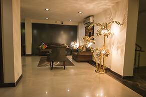 Tavisha Hotel