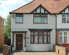 Revive Lodge Heathrow