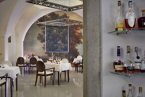 Chateau Herálec Boutique Hotel & Spa by L'OCCITANE
