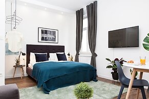 Central Downtown Apartments by Irundo