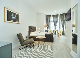 Central Downtown Apartments by Irundo