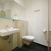 Central Downtown Apartments by Irundo