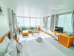 Nern Chalet Beachfront Hotel