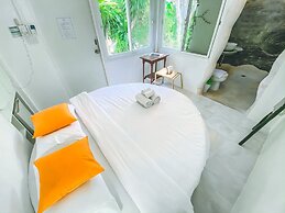 Nern Chalet Beachfront Hotel