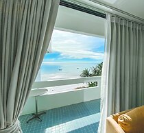 Nern Chalet Beachfront Hotel